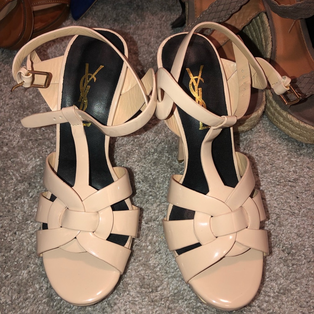 Beautiful nude heel